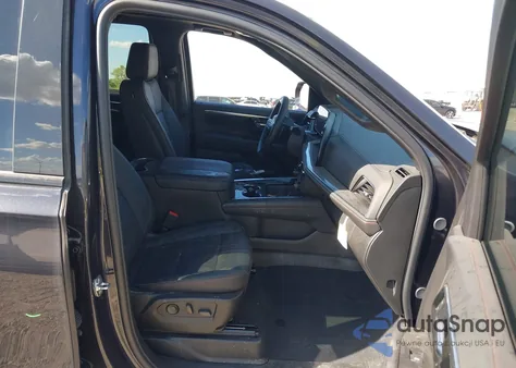 2025 Chevrolet Suburban 4Wd Rst from USA, damaged, VIN 1GNS6ERD3SR221494